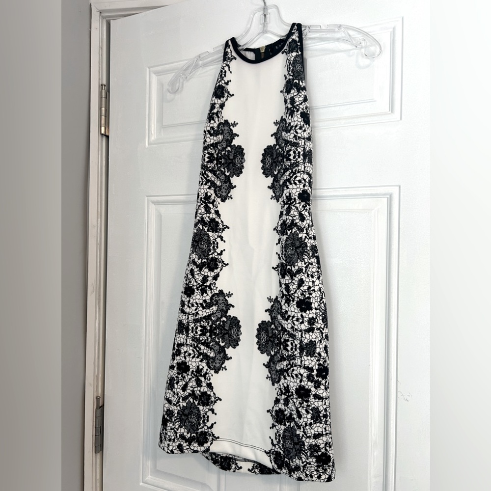 SUPER CUTE Black & White Dress 🖤🤍